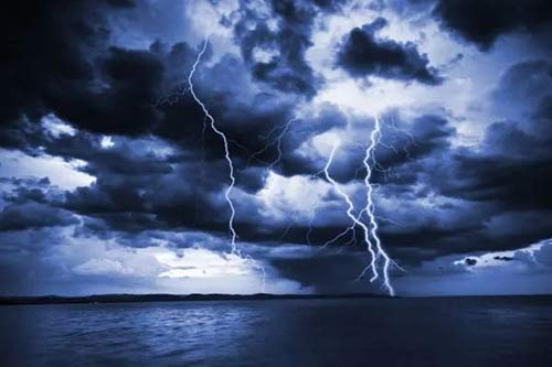 海陸風(fēng)電防雷解決方案-風(fēng)電浪涌保護(hù)器的選擇-直擊雷 海陸風(fēng)電防雷解決方案-風(fēng)電浪涌保護(hù)器的選擇-直擊雷